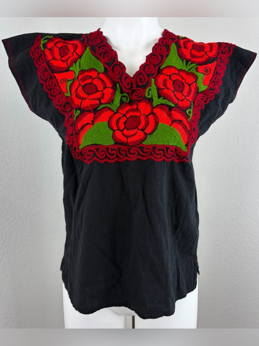 Vintage Handmade Mexican Floral Embroidered Black Top (no size)